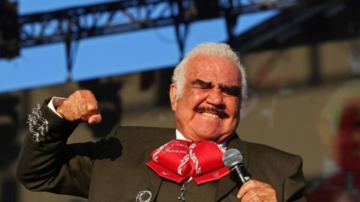 ¿Podrá Vicente Fernández volver a hablar y caminar?