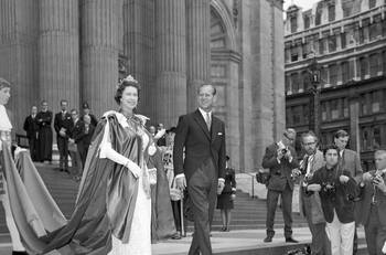 Reina Isabel II será enterrada con joyas que tienen alto nivel sentimental