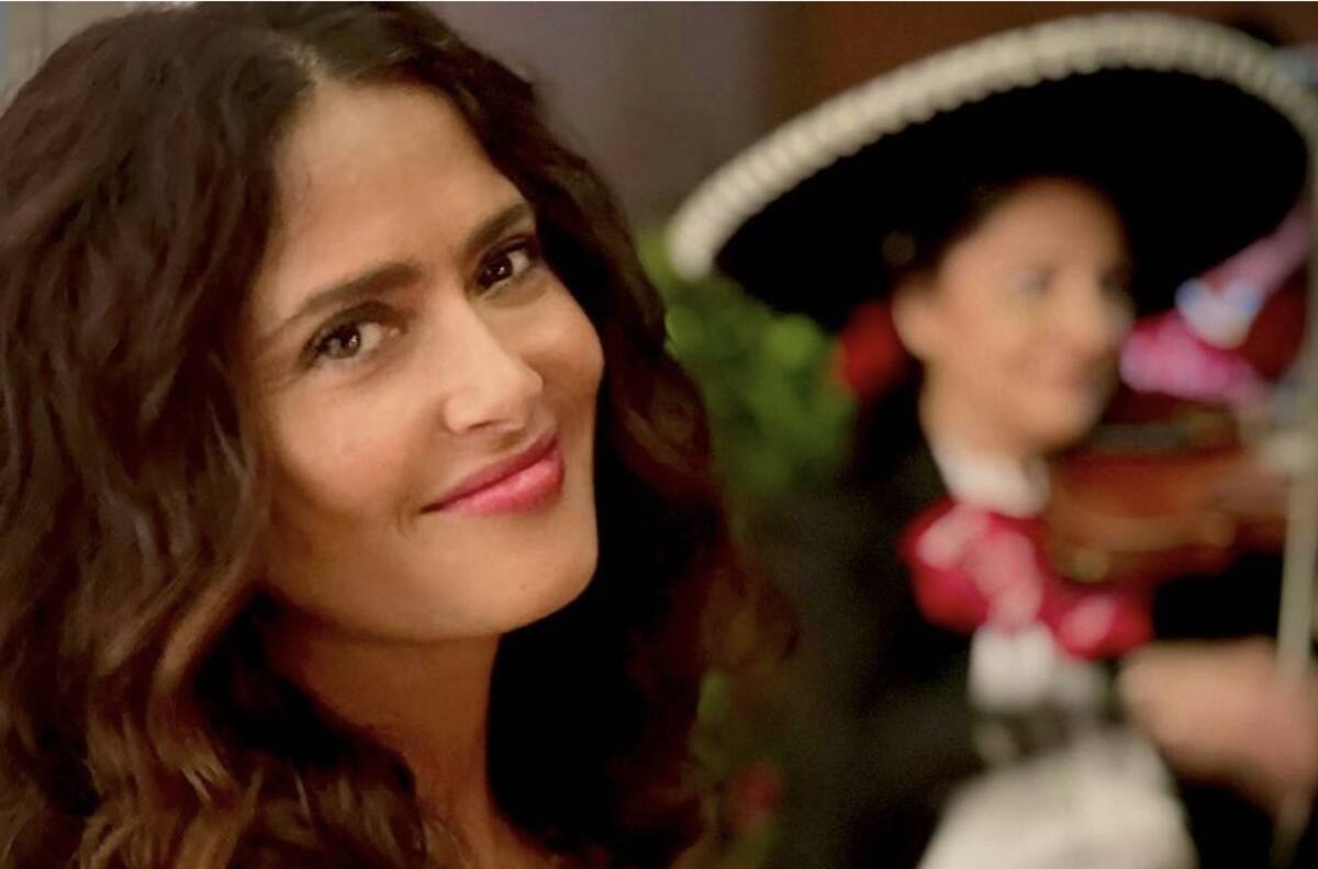 Salma Hayek festejó su cumpleaños de una manera muy mexicana
