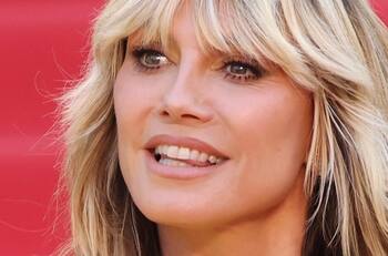 Heidi Klum sufre un terrible accidente con su vestido en Cannes