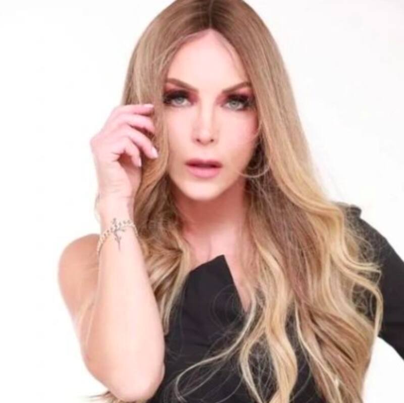 Laura Flores se arranca la peluca para ir más ligera en esta vida - Créditos: