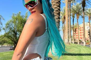 Karol G sufre una agresión durante concierto en Colombia