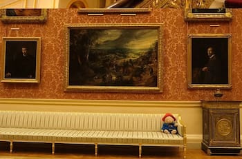 Así fue como el oso Paddington se convirtió en miembro honorario de la realeza británica