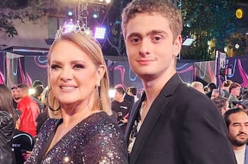 Erika Buenfil triunfa como toda una reina en los TikToks Awards al lado de su hijo