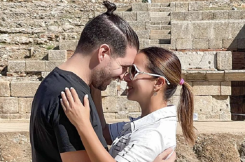 ¿Quién es el hombre con el que Adamari López se fue de viaje y con el que posa románticamente?