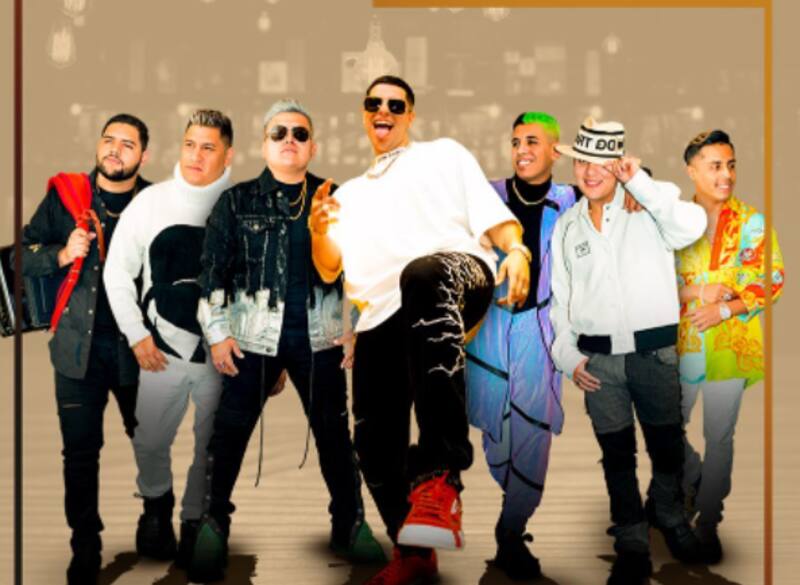 Integrante de Grupo Firme pone en venta línea de guitarras - Créditos: Instagram