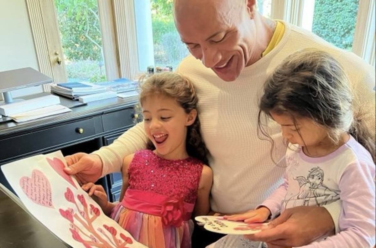 Dwayne Johnson se somete a intenso cambio de look navideño realizado por sus hijas pequeñas