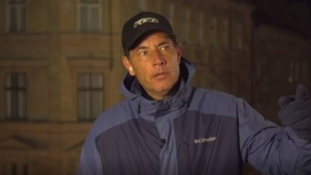 Fernando del Rincón interrumpe transmisión en vivo ante inminente bombardeo