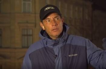 Fernando del Rincón interrumpe transmisión en vivo ante inminente bombardeo