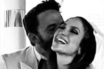 JLo le dio una romántica serenata a Ben Affleck con una canción que compuso especialmente para él