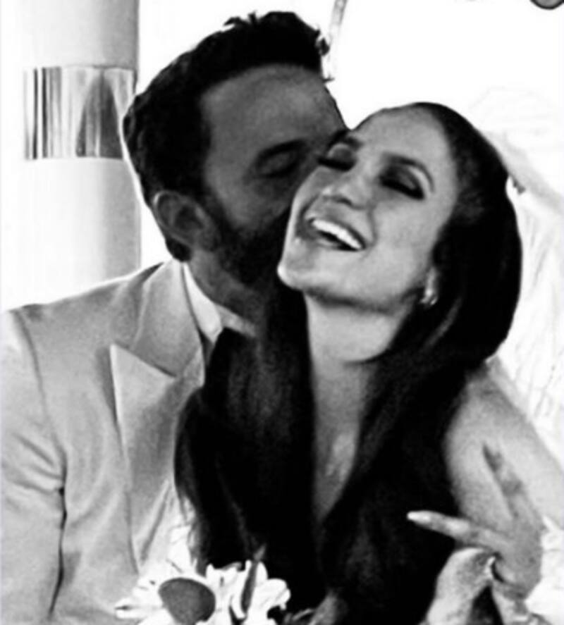 JLo tuvo un emotivo gesto con Ben Affleck el día de su boda. - Créditos: Instagram