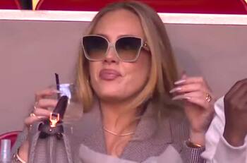 Presencia de Adele en Super Bowl se transforma en el nuevo meme viviente de este 2023