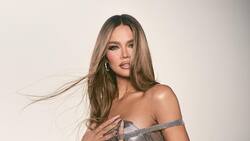 Khloé Kardashian expone a su hija True dando un show musical