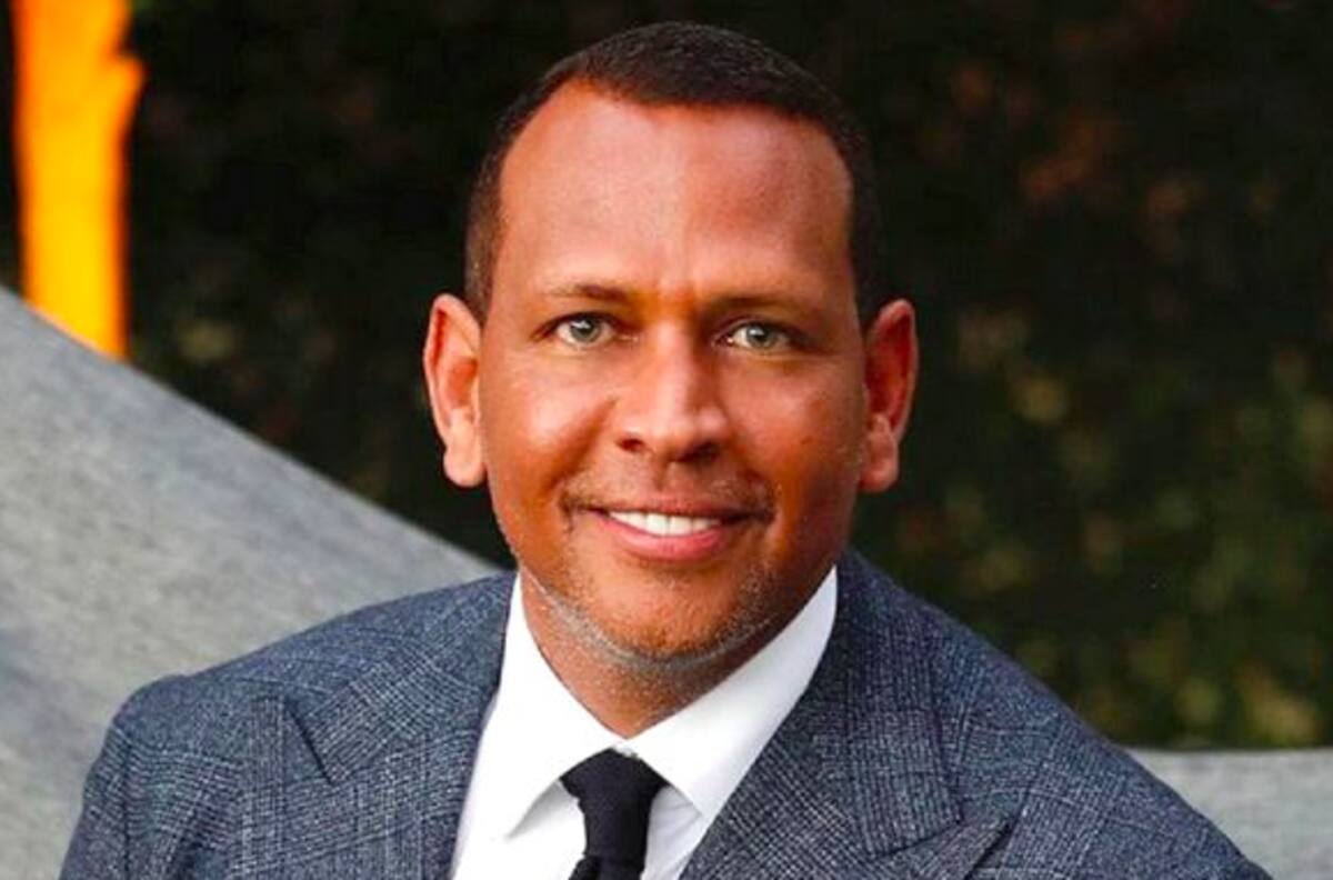 Alex Rodríguez cerrará el año muy bien acompañado, postal navideña lo delata