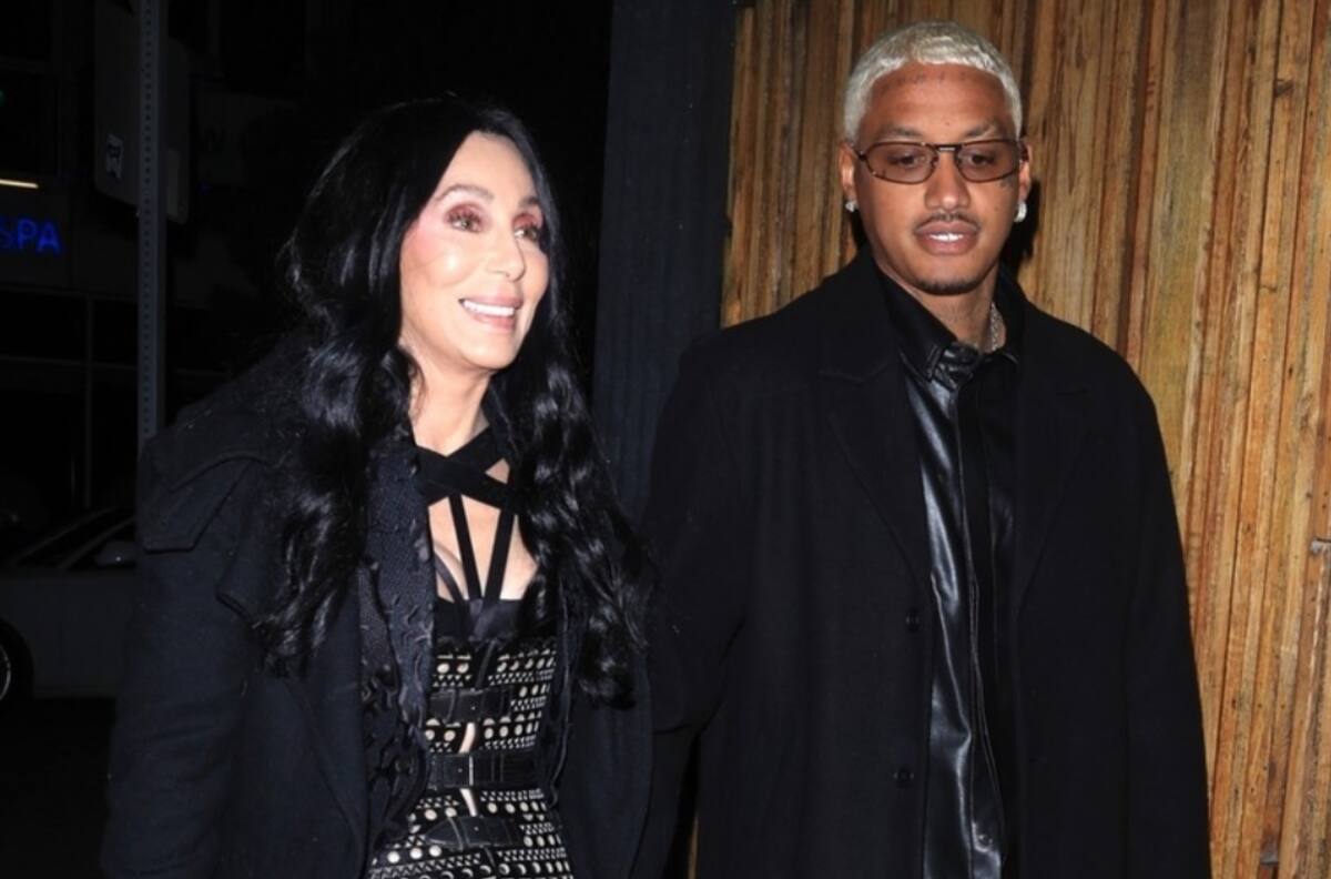 Cher se defiende de las críticas por ser 40 años mayor que su novio y revela cómo lo conoció