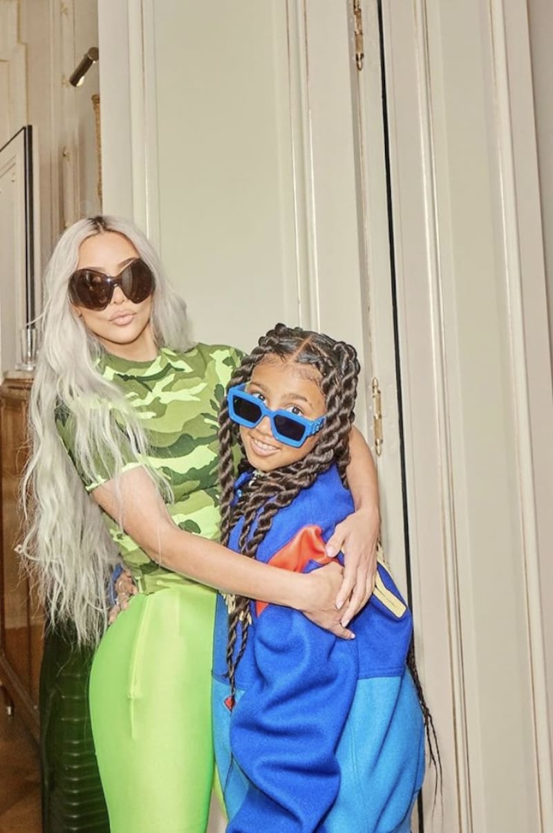 Kim Kardashian se transformó en Minion con ayuda de su hija North West - Créditos: Instagram