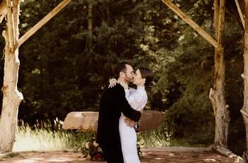 Al estilo 'Blanca Nieves', Lily Collins comparte fotos de su boda