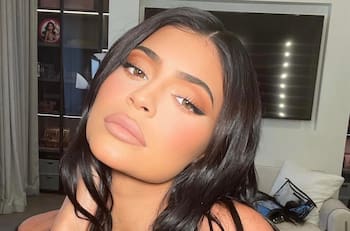 La teoría de Internet que afirma que Kylie Jenner murió en 2013 y fue suplantada