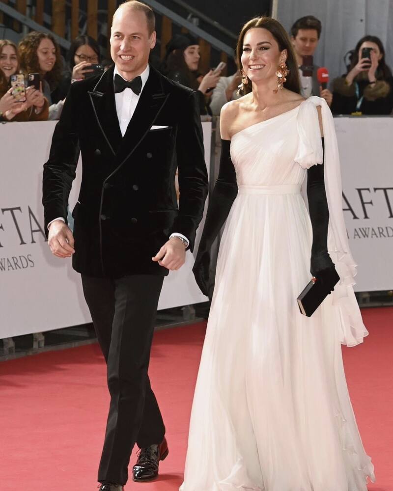 El Príncipe William y Kate Middleton aparecen en la alfombra roja de los premios BAFTA 2023 - Créditos: Instagram