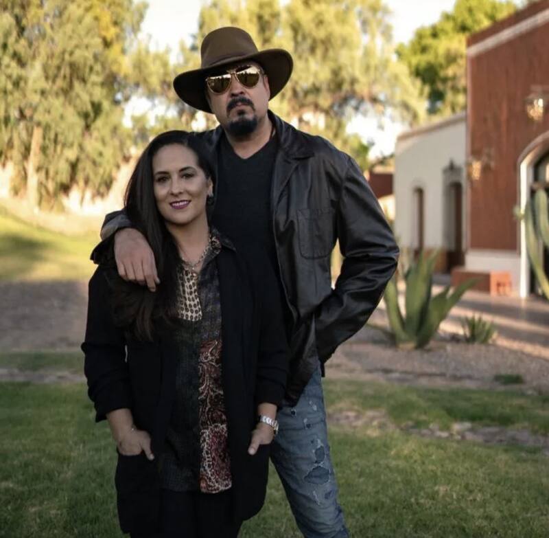 Pepe Aguilar le da lujoso regalo a su esposa Aneliz por su 25 aniversario - Créditos: Instagram
