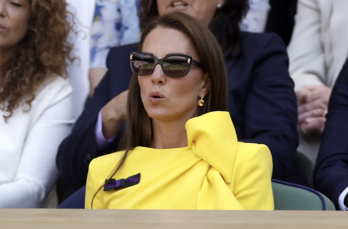 Kate Middleton deslumbra en Wimbledon con su vestido amarillo que tiene pasado polémico