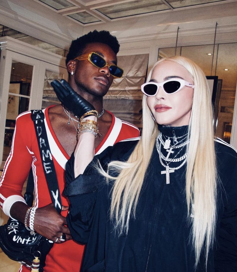 Madonna luce un extravagante look - Créditos: Instagram