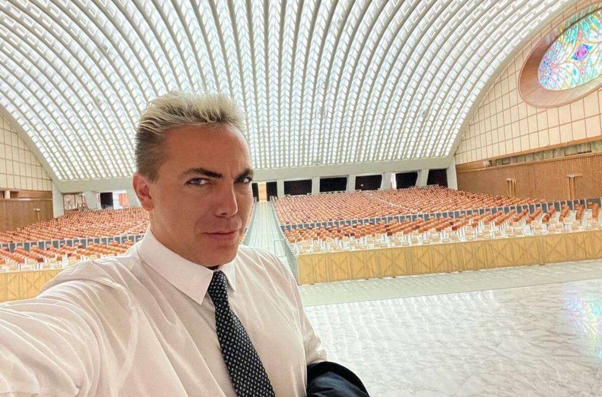 Cristian Castro comparte con sus fans su presentación en el Vaticano