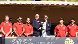 Princesa Charlene y Alberto de Mónaco se lanzan miradas cómplices durante evento deportivo