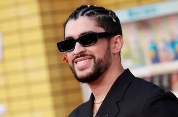 Bad Bunny recrea video musical de Elvis Crespo para su nuevo sencillo, ‘Neverita’