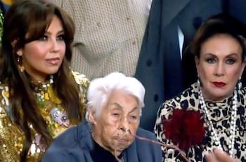 Dan el último adiós a Eva Mange con Laura Zapata al frente del cortejo