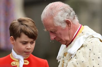 El príncipe George convenció al Rey Carlos III de no vestirse con calzones de seda en la coronación