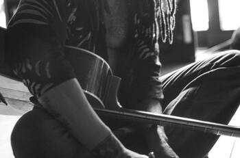 Lenny Kravitz se enamoró tanto de una bebida mexicana que ahora la produce