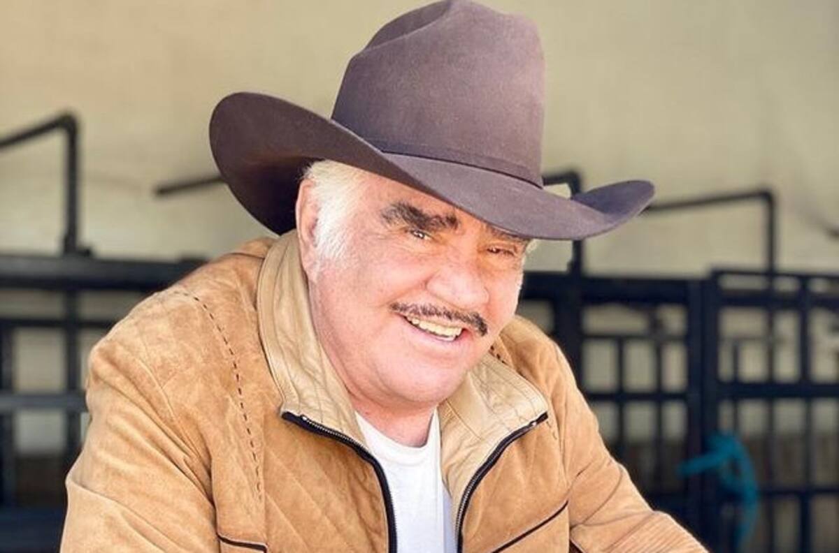 Vicente Fernández continúa estable, pero su recuperación "es muy, pero muy lenta", dicen médicos