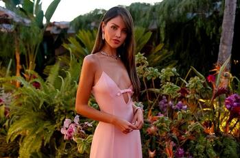 Eiza González volvió a Los Ángeles para seguir habitando su lujosa casa