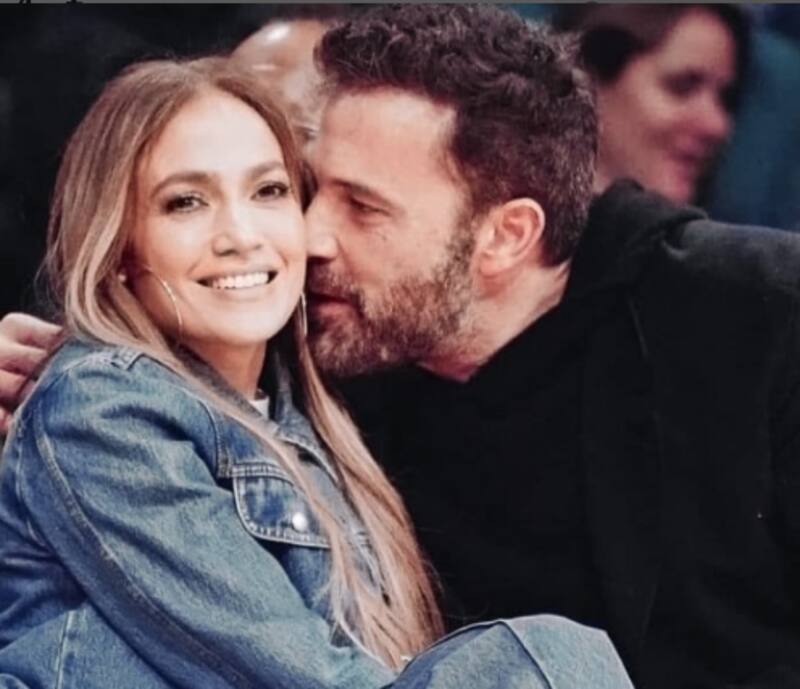 JLo y Ben Affleck tiene su momento en el Super Bowl y enloquecen a sus fans - Créditos: Instagram