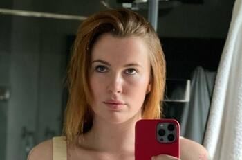 A sus 26 años, hija de Alec Baldwin se hace sus “arreglitos”