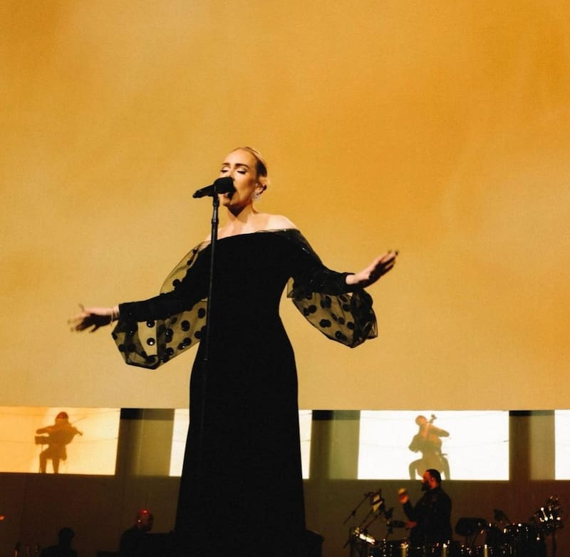Adele impresiona con el vestido que usó este fin de semana en Las Vegas - Créditos: Instagram