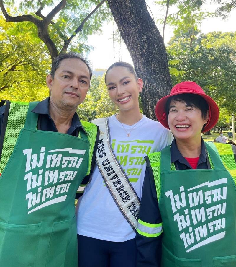 Los padres de la modelo no pudieron verla coronarse como Miss Tailandia porque tenían que levantarse temprano a trabajar. - Créditos: Instagram