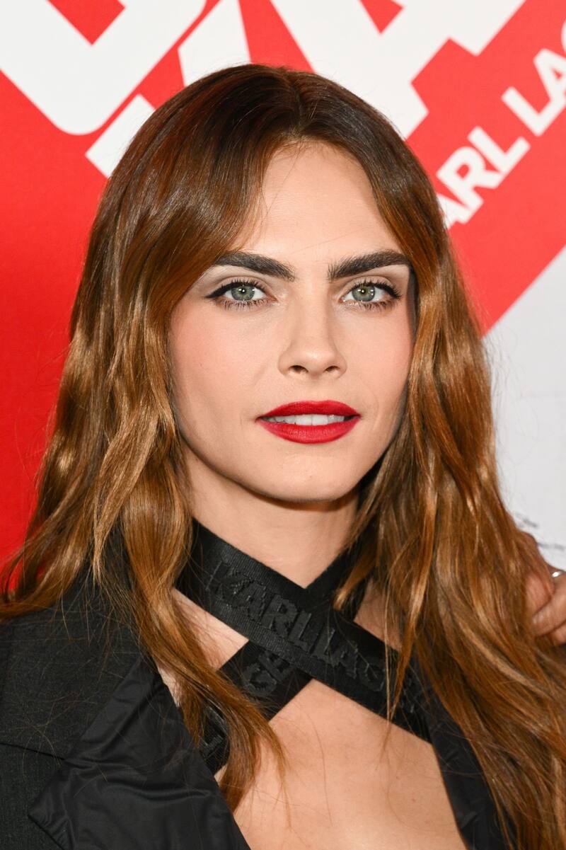 Cara Delevingne luce renovada en su nuevo lanzamiento Cara Delevingne reaparece luciendo increíble - Créditos: Twitter