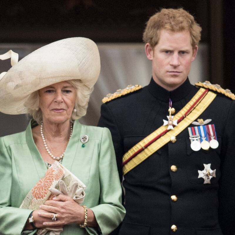 El rey Carlos prohibirá al príncipe Harry ir a su coronación si él ataca a la reina Camila - Créditos: Instagram