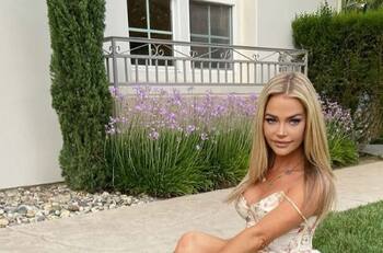 Denise Richards toma el ejemplo de su hija y se une a red de contenido para adultos