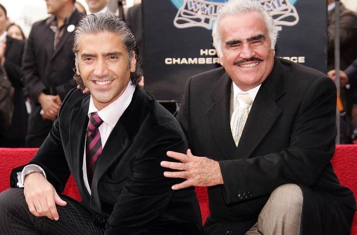 Este es el mensaje que le dedica Alejandro Fernández a su afamado papá