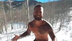 Maluma se congela al lanzarse un clavado en la nieve
