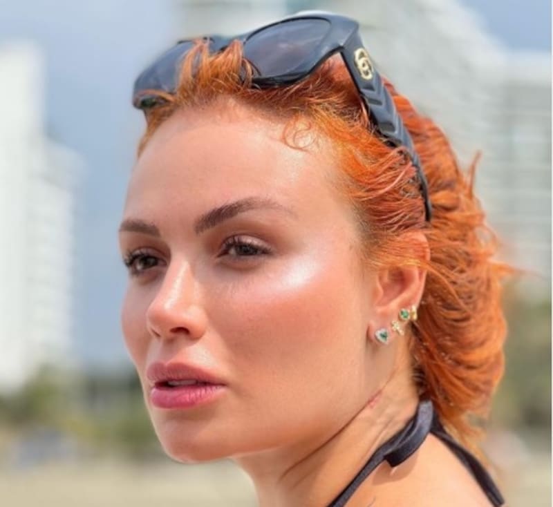 Sara Uribe estrena masajista personal y fans le piden que lo identifique - Créditos: Instagram