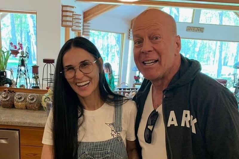 Preocupada de que sea la etapa terminal de Bruce Willis, Demi Moore se muda con el actor y su esposa - Créditos: Instagram