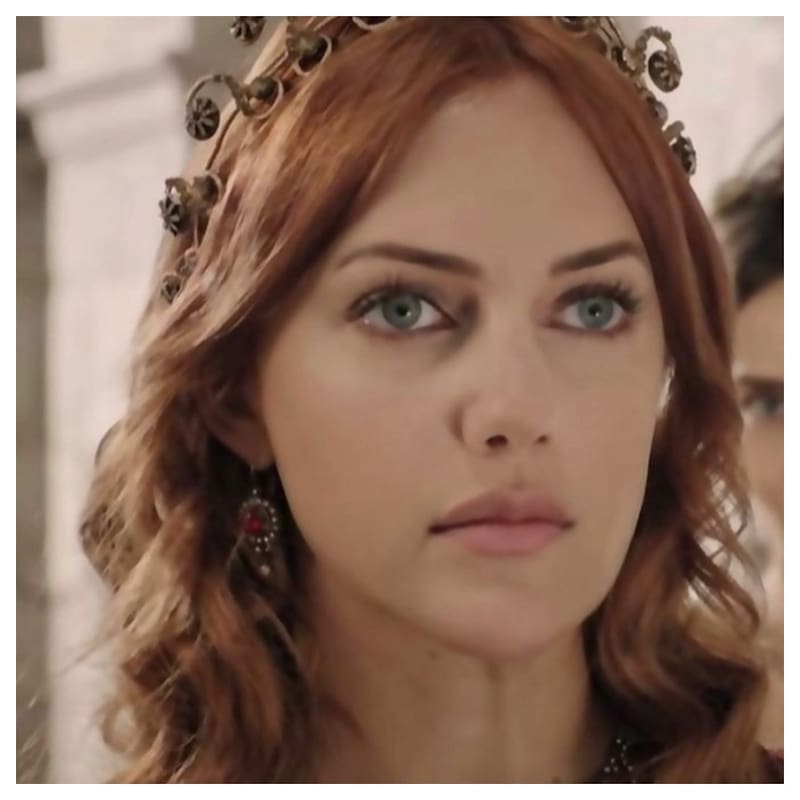 Meryem Uzerli cuando encarnó a Hürrem en la serie El Sultán, entre los años 2012 y 2013.