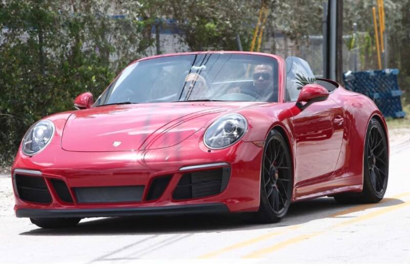 Alex Rodríguez pasea a su nueva novia en el auto que era de JLo - Créditos: Twitter