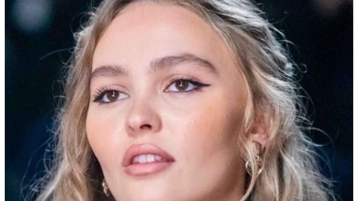 Lily Rose Depp es una modelo muy cotizada para importantes compañías de vestuario.