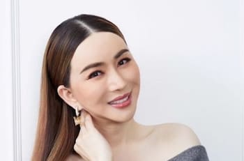 Dueña de Miss Universo luce más joven que R'Bonney Gabriel aunque se llevan 15 años de diferencia