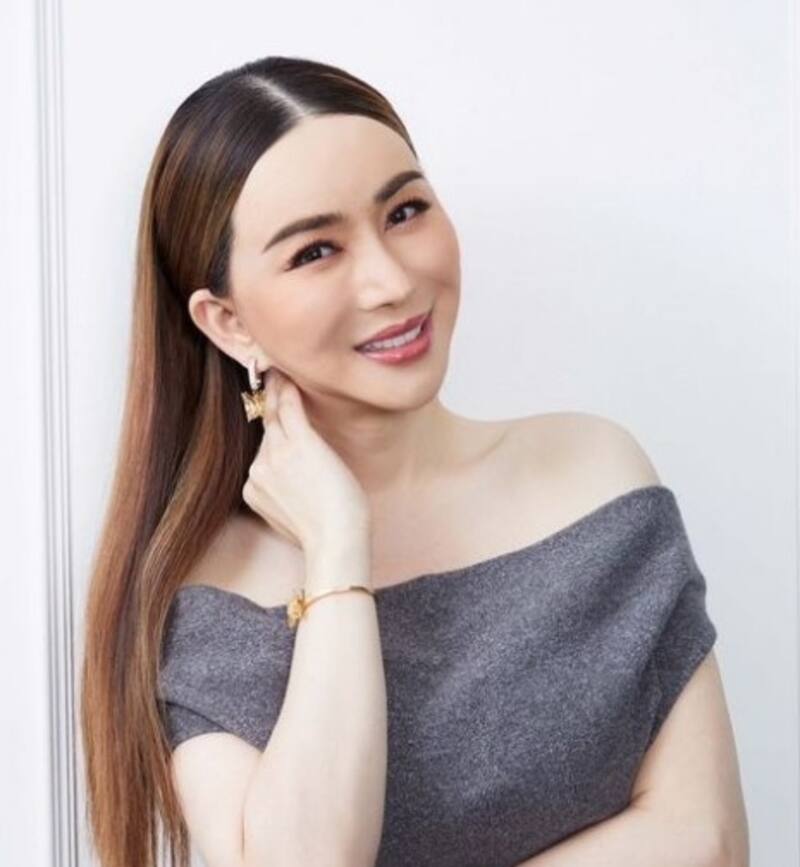 Dueña de Miss Universo cambió su imagen y luce más joven que la ganadora del certamen - Créditos: Instagram